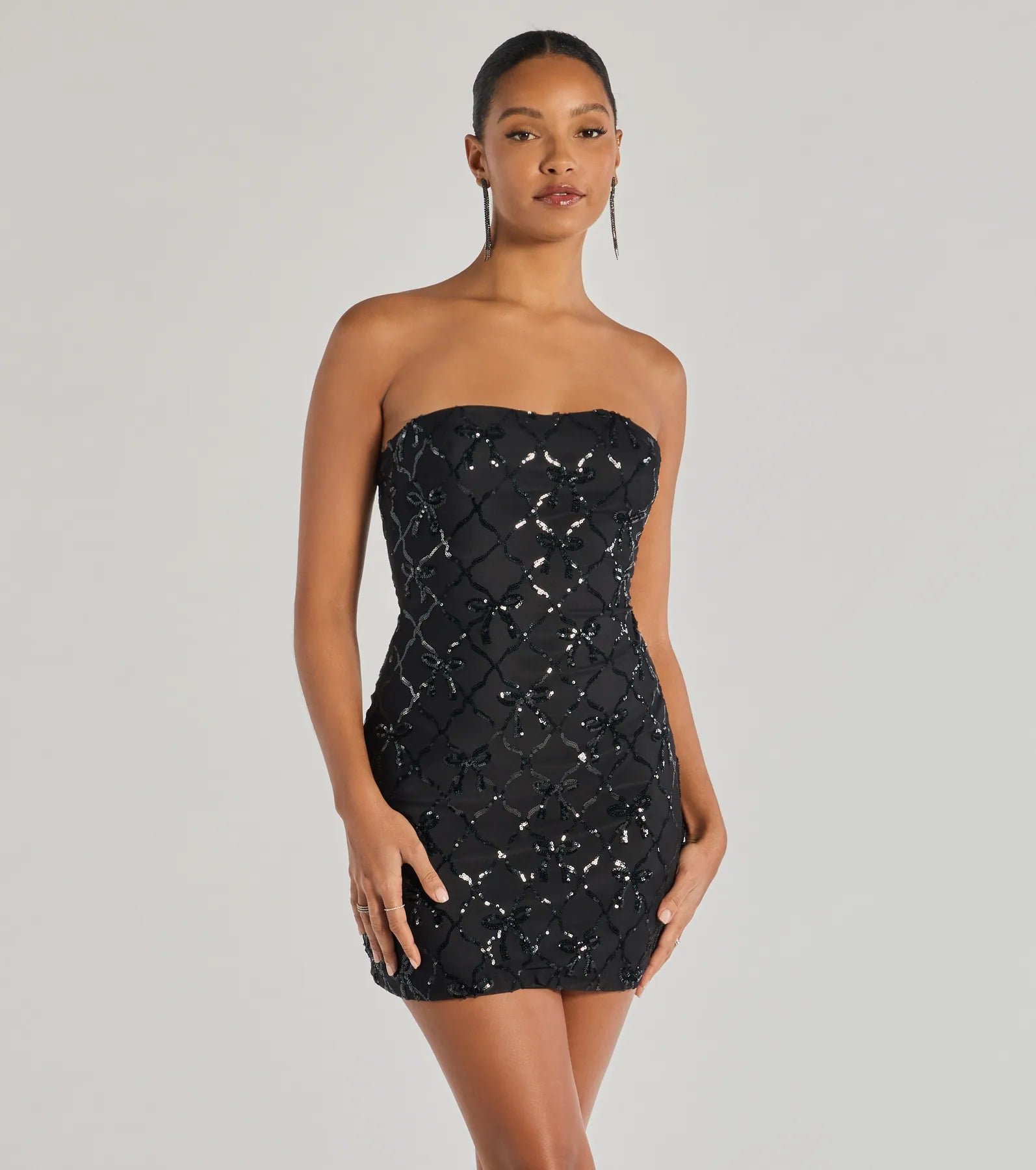 05101-3871_1_BLACK_CutestStyleSequinBowStraplessLaceUpMiniDress.jpg
